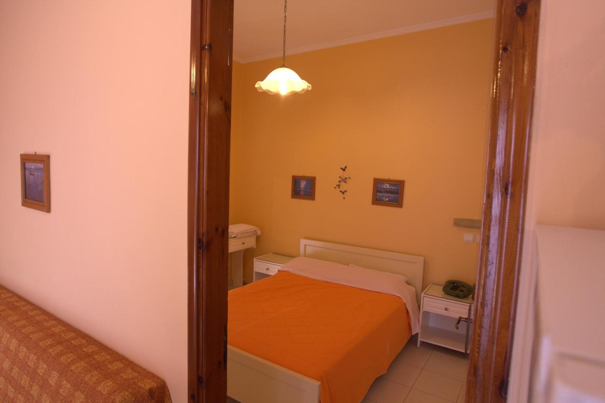 Angela Studios Karfas Room photo