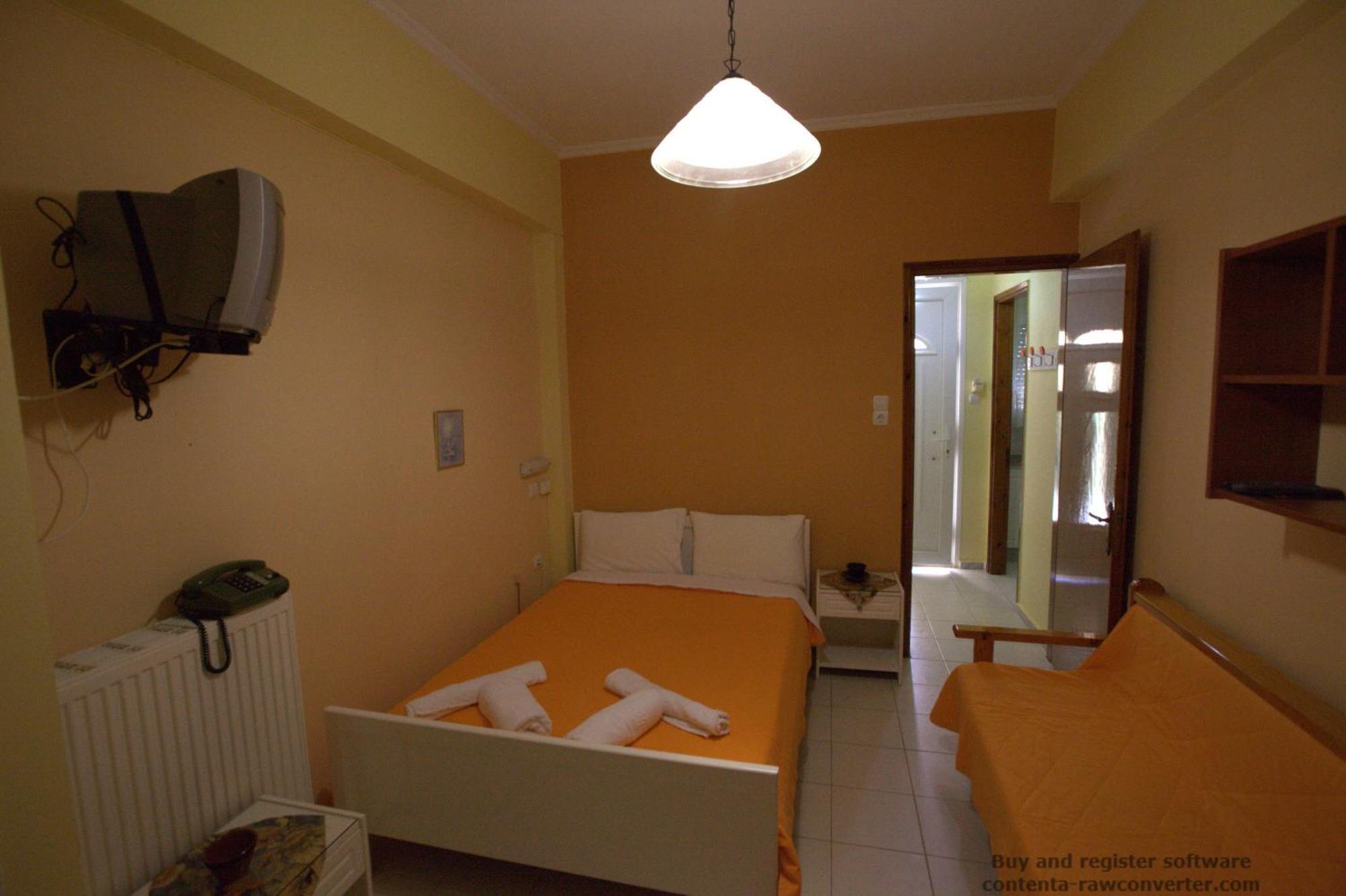 Angela Studios Karfas Room photo
