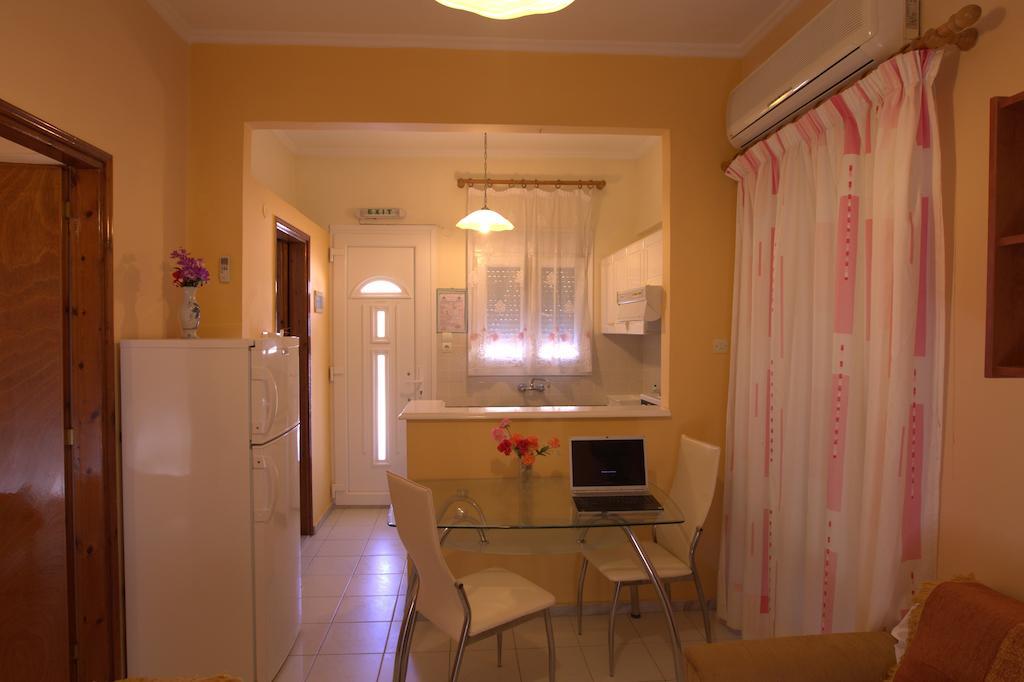 Angela Studios Karfas Room photo